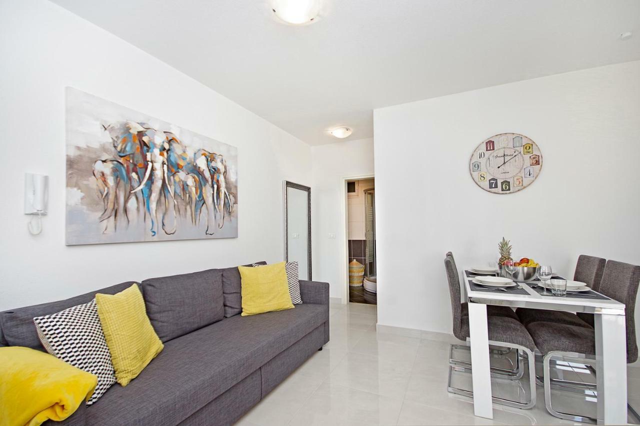 Irma Trogir Apartment Екстериор снимка